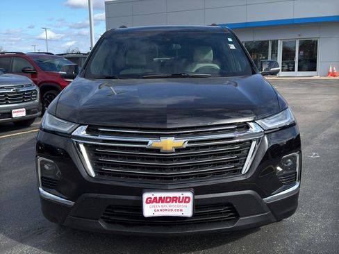Used 2023 Chevrolet Traverse LT AWD/4WD image 3