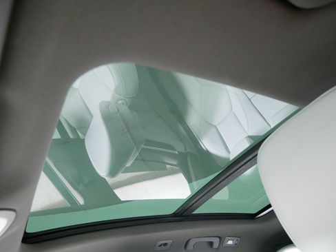 Used 2017 Porsche Macan S image 32