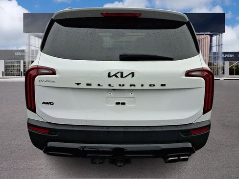 Certified 2022 Kia Telluride EX w/ EX Premium Package AWD/4WD image 5