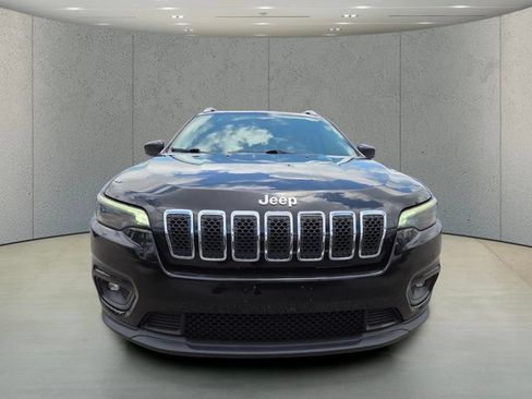 Used 2019 Jeep Cherokee Latitude w/ Cold Weather Group AWD/4WD image 11