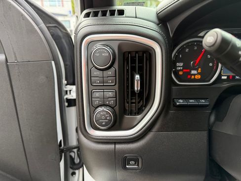 Used 2021 Chevrolet Silverado 1500 High Country w/ Technology Package AWD/4WD image 15