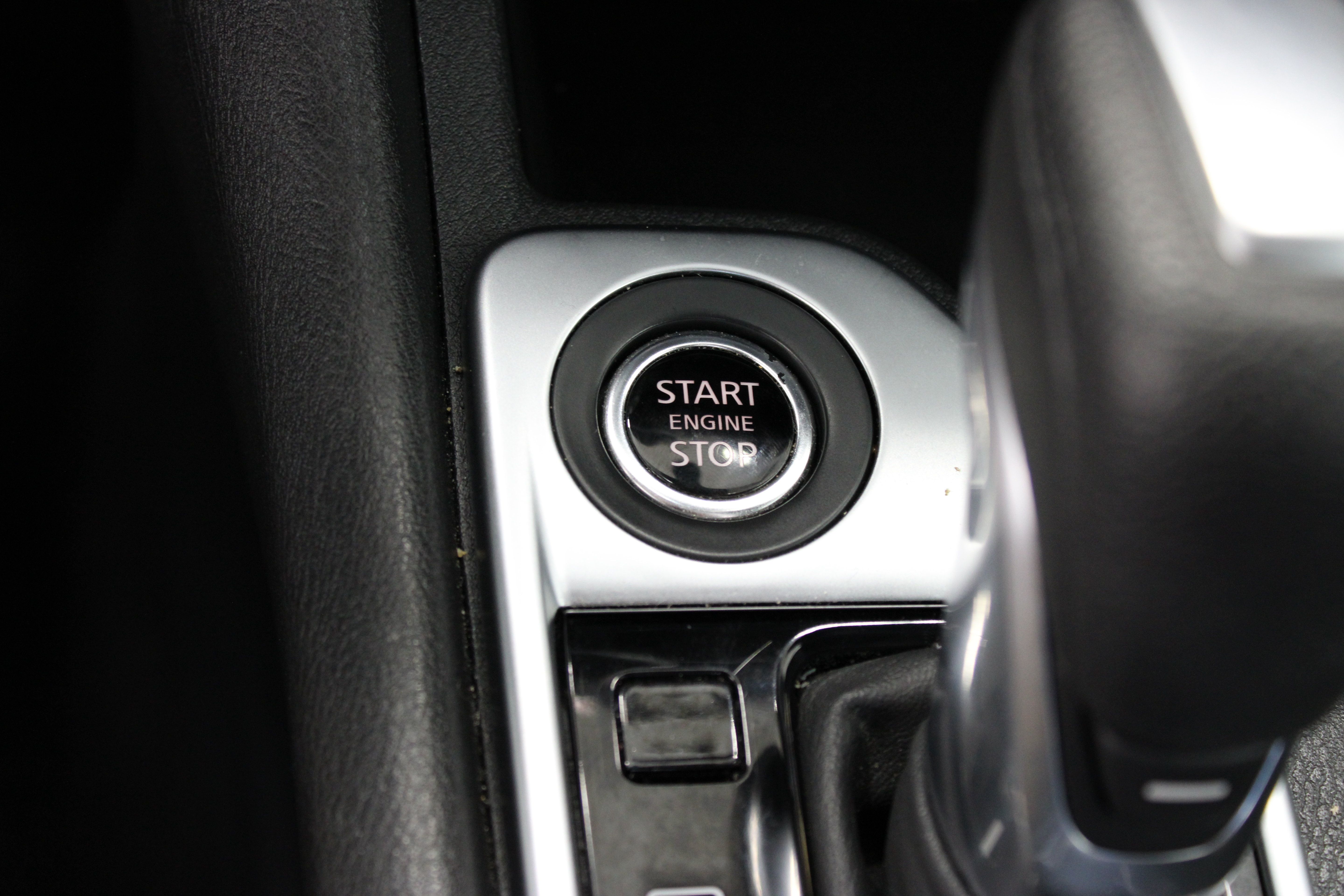 Used 2024 Nissan Sentra SV FWD image 17
