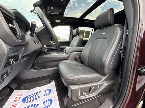 Used 2024 Ford Expedition Platinum image 10