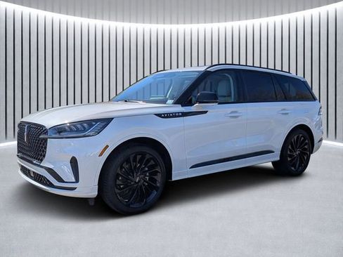New 2026 Lincoln Aviator Reserve w/ Jet Appearance Package RWD image 7
