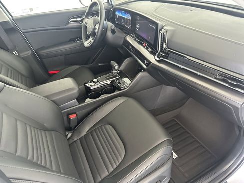 Used 2025 Kia Sportage SX image 40