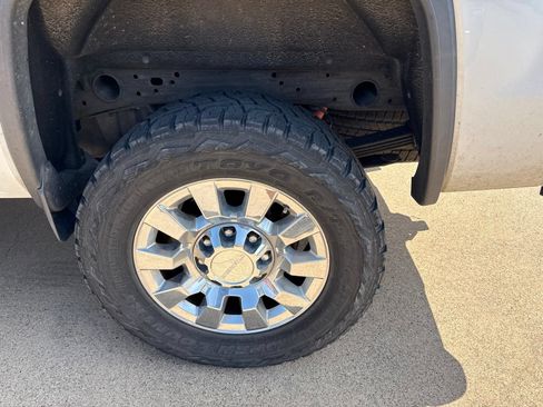 Used 2018 GMC Sierra 2500 Denali w/ Duramax Plus Package AWD/4WD image 10
