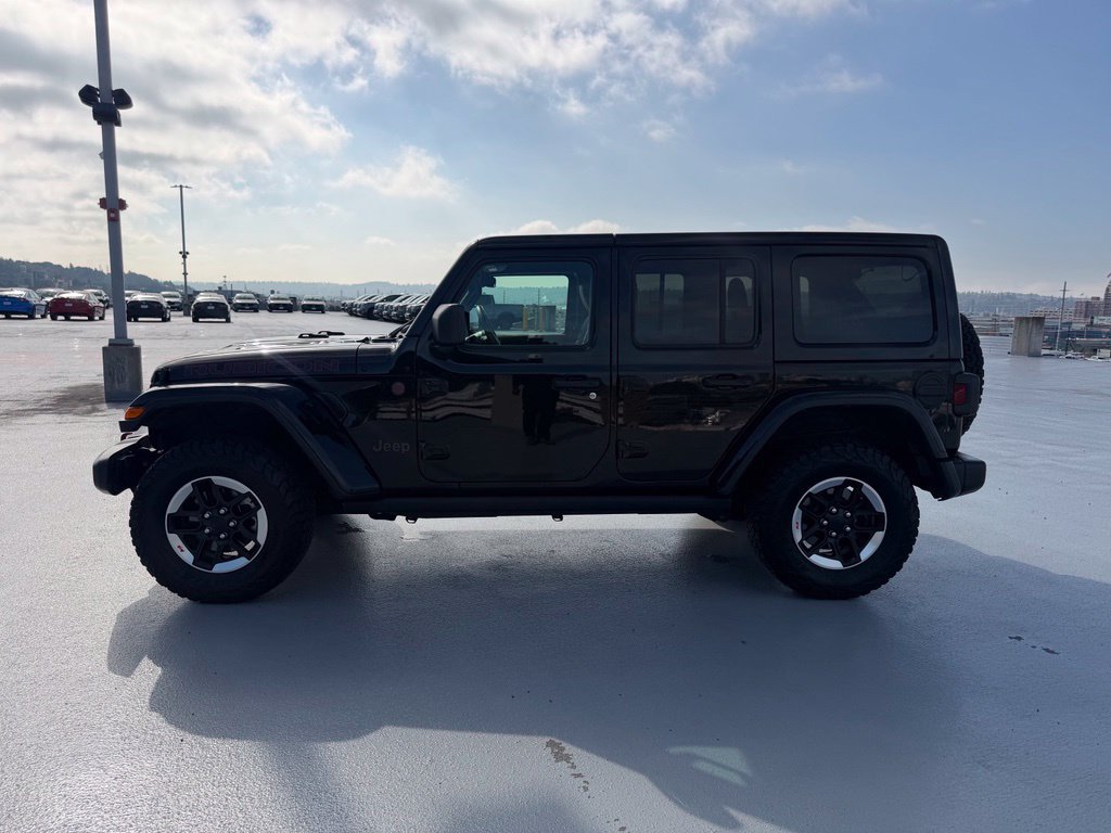 Used 2021 Jeep Wrangler Unlimited Rubicon w/ Cold Weather Group AWD/4WD image 6