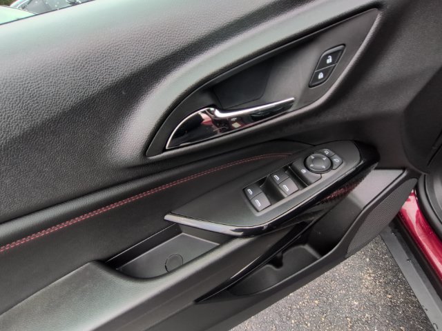 Used 2025 Chevrolet Trax RS FWD image 15