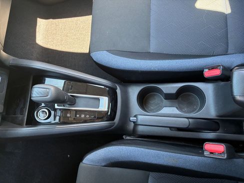Used 2025 Nissan Versa SV FWD image 39