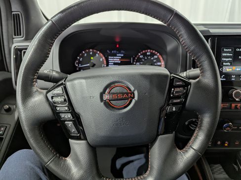 Used 2025 Nissan Frontier PRO-4X w/ Pro Convenience Package AWD/4WD image 18