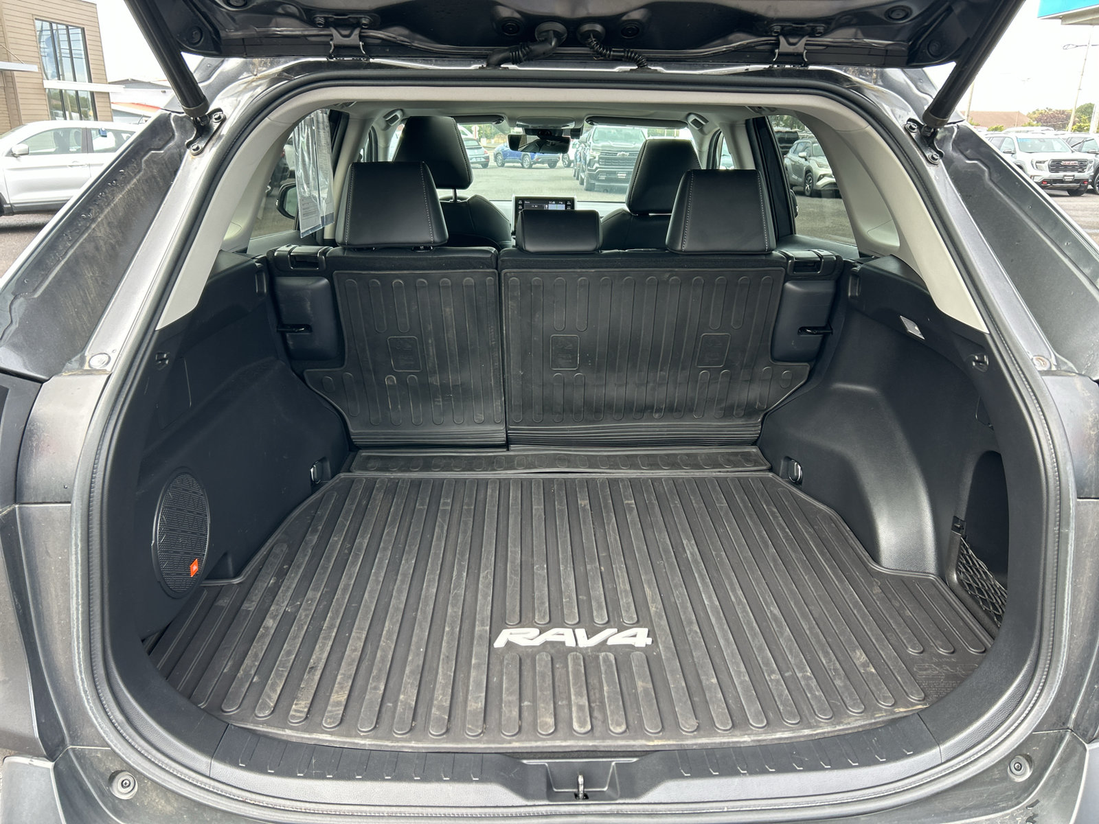 Used 2021 Toyota RAV4 Limited w/ Limited Grade Weather Package AWD/4WD image 29