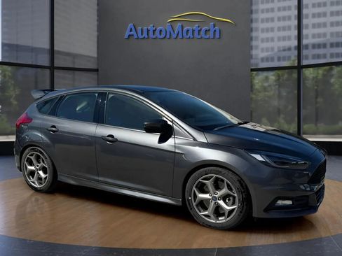Used 2017 Ford Focus ST FWD image 14