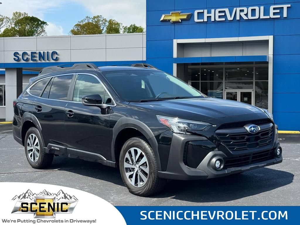 Used 2023 Subaru Outback Premium AWD/4WD image 1
