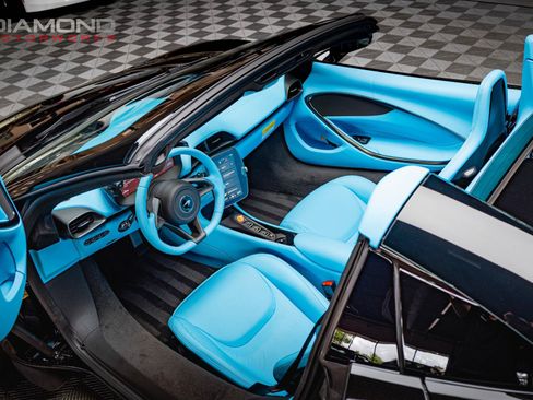 Used 2026 McLaren Artura Spider RWD image 87
