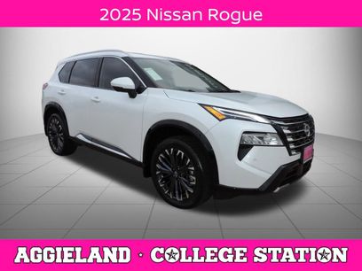 Used 2025 Nissan Rogue Platinum w/ Tech Package