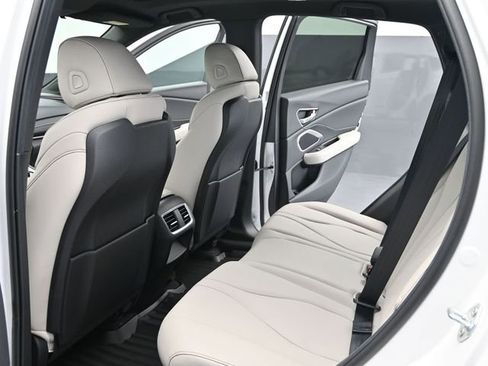 New 2025 Acura RDX SH-AWD image 12