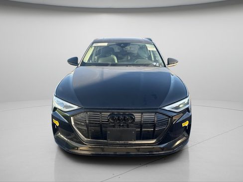 Used 2022 Audi e-tron Premium w/ Convenience Plus Package AWD/4WD image 13