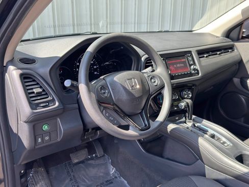 Used 2019 Honda HR-V LX image 12