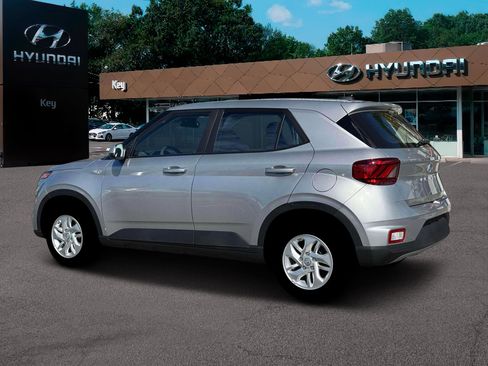 New 2026 Hyundai Venue SE image 4