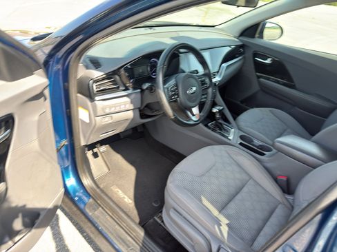 Used 2021 Kia Niro LXS FWD image 15