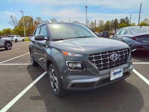 New 2025 Hyundai Venue SEL image 1