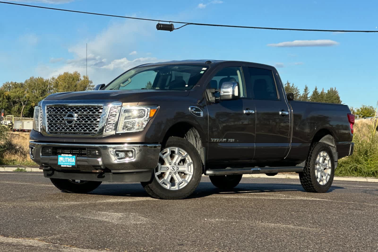 Used 2017 Nissan Titan SL AWD/4WD image 1