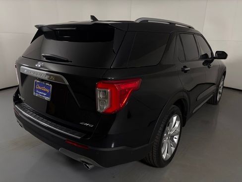 Used 2022 Ford Explorer Platinum w/ Premium Technology Package image 10