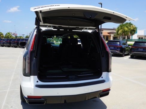 Used 2024 Cadillac Escalade Sport Platinum w/ LPO, ONYX Package RWD image 41