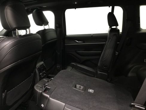 Used 2024 Jeep Grand Cherokee L Limited w/ Luxury Tech Group II image 29