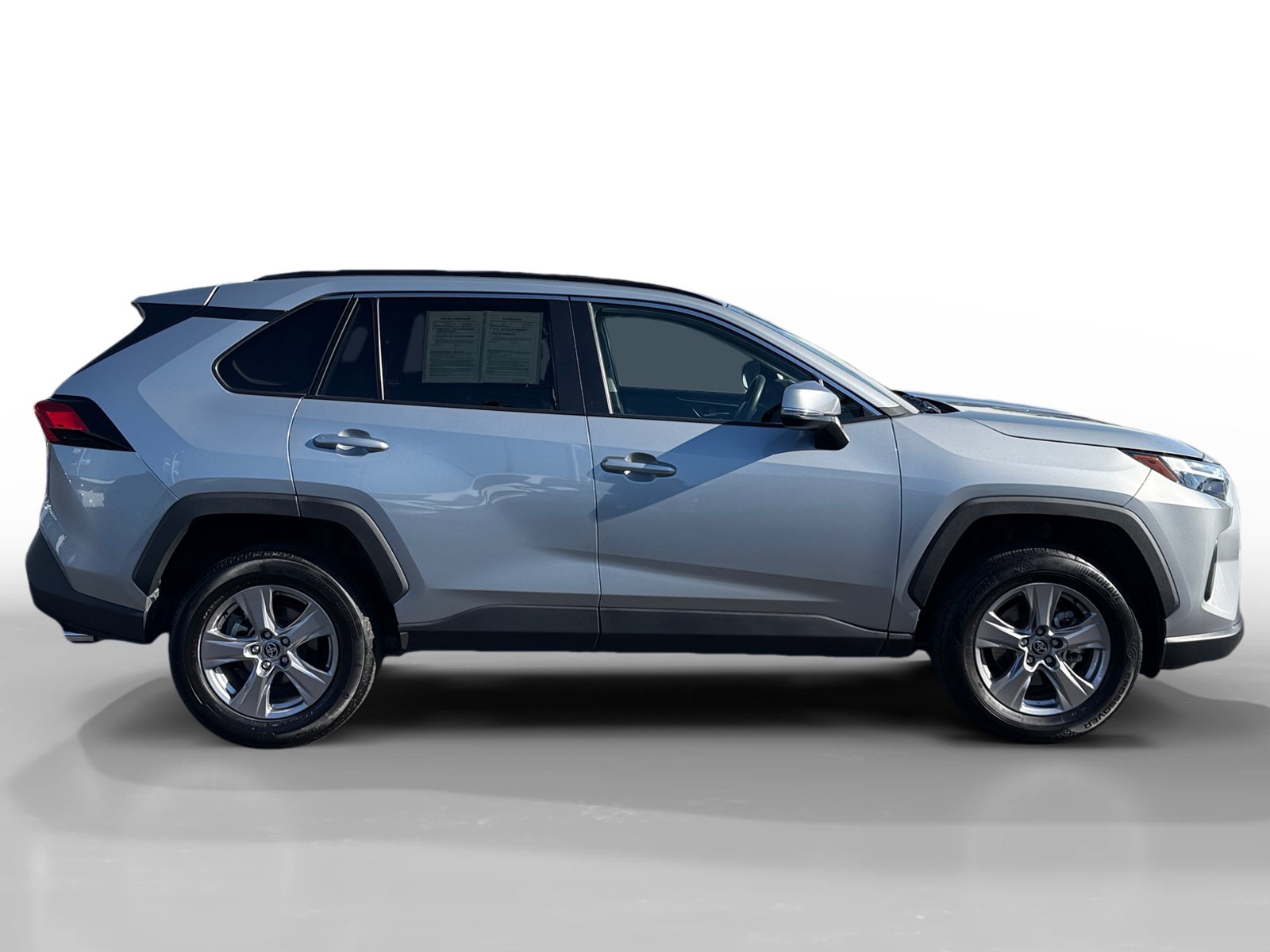 Used 2025 Toyota RAV4 XLE FWD image 6