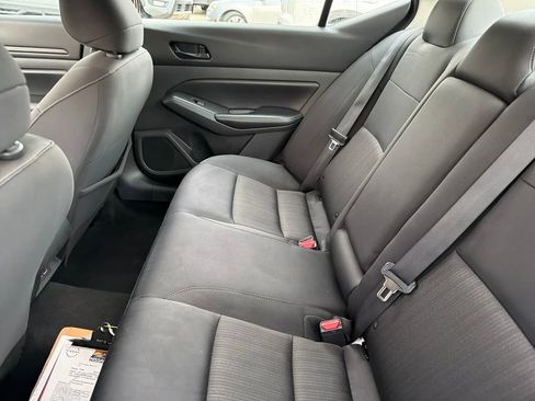 Used 2024 Nissan Altima 2.5 SV FWD image 30