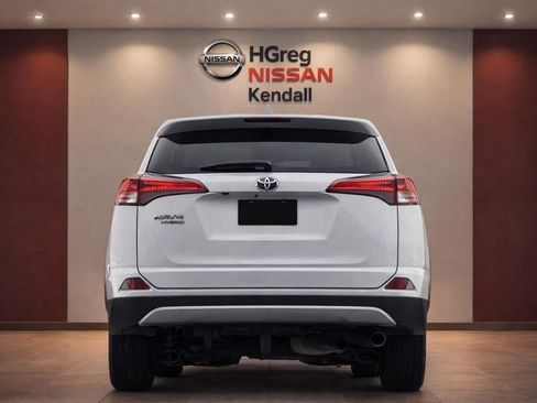 Used 2023 Toyota Corolla Cross L image 5