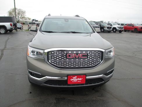 Used 2019 GMC Acadia Denali image 11