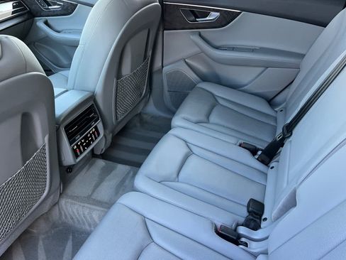 Used 2021 Audi Q7 3.0T Prestige w/ Prestige Package image 4