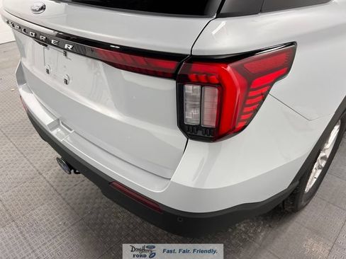 New 2026 Ford Explorer Active RWD image 18