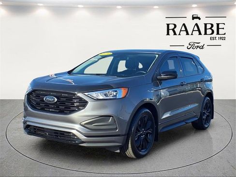 Used 2022 Ford Edge SE w/ Black Appearance Package image 3