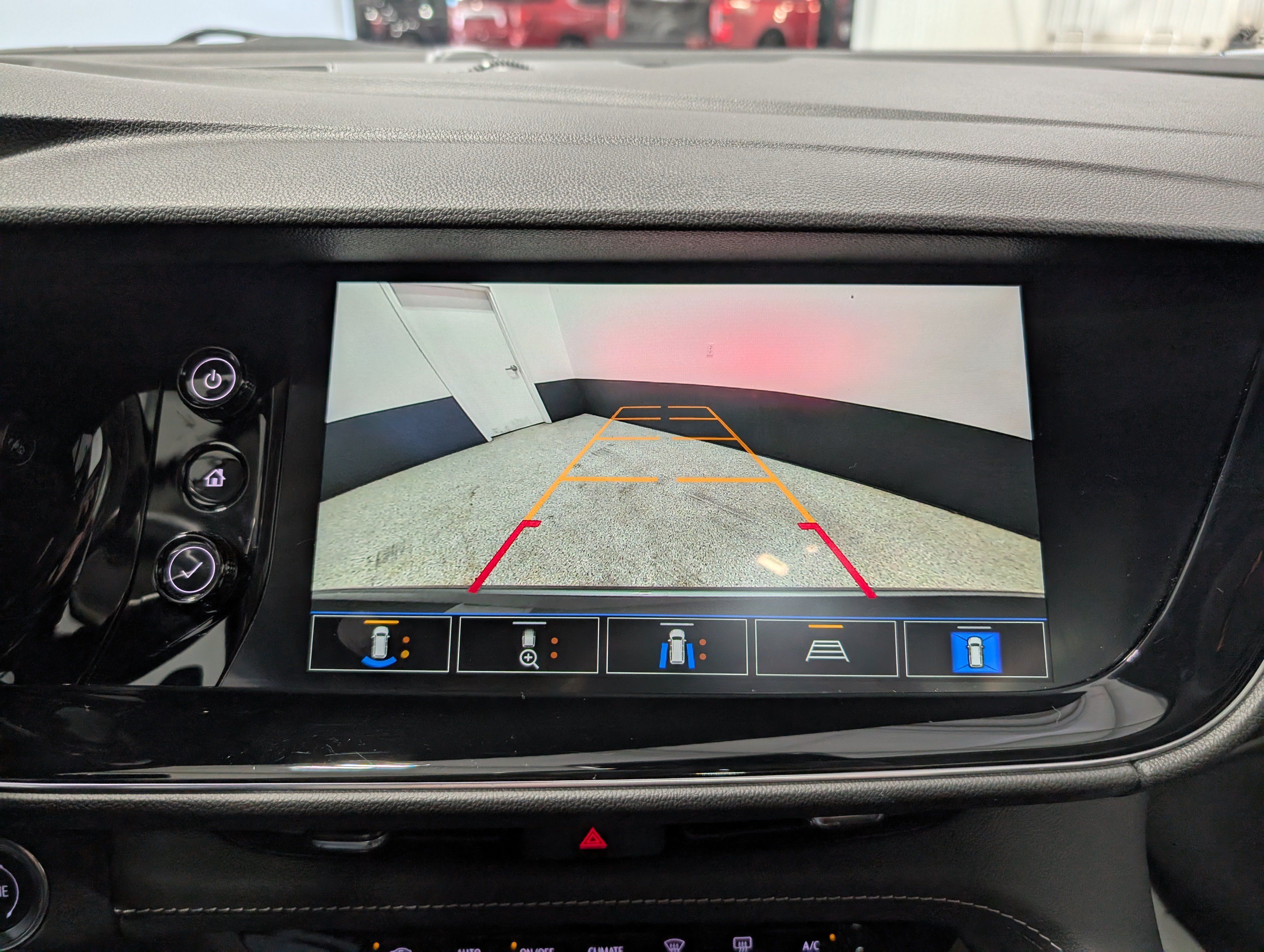 Used 2023 Buick Envision Avenir AWD/4WD image 25