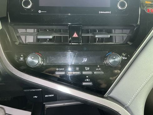 Used 2024 Toyota Camry SE image 21