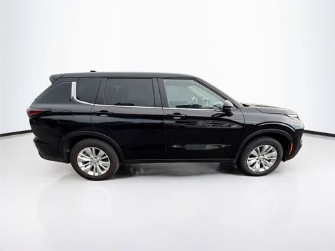 Used 2025 Mitsubishi Outlander ES FWD image 4