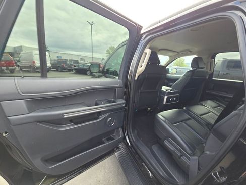 Used 2024 Ford Expedition Max XLT image 12
