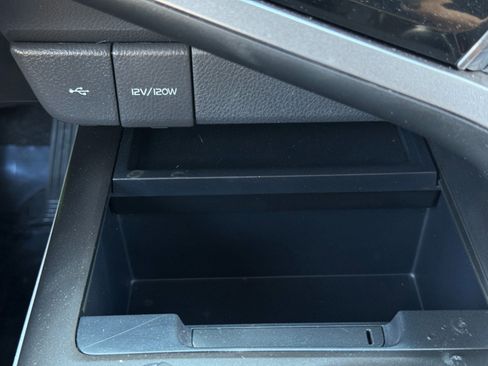 Used 2021 Toyota Camry SE FWD image 25