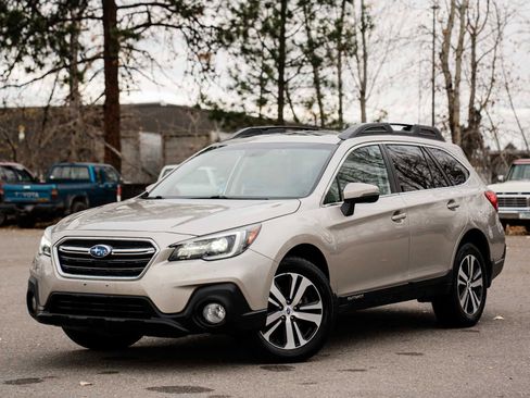 Used 2019 Subaru Outback 2.5i Limited w/ Popular Package #2 image 1