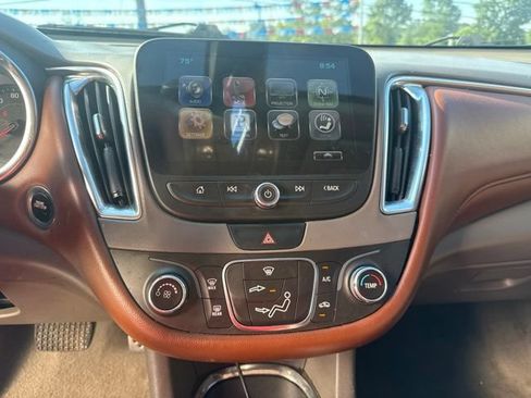 Used 2016 Chevrolet Malibu LT w/ Leather Package FWD image 6