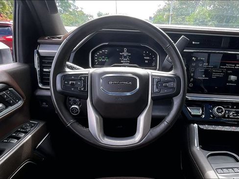 Used 2025 GMC Sierra 3500 Denali w/ Denali Reserve Package AWD/4WD image 9
