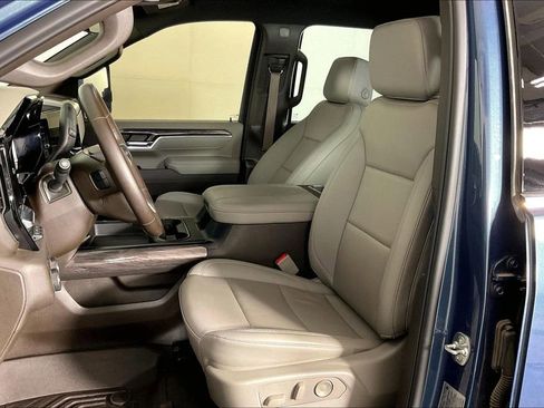 Used 2025 Chevrolet Silverado 2500 LTZ w/ LTZ Plus Package AWD/4WD image 35