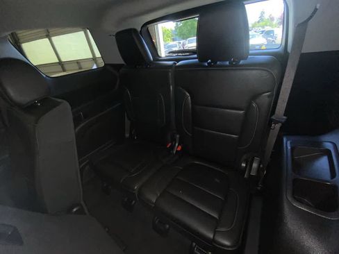 Used 2023 GMC Acadia SLT AWD/4WD image 22