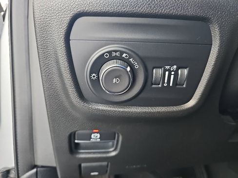 Used 2021 Jeep Grand Cherokee L Limited AWD/4WD image 22