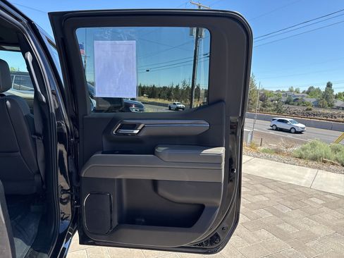 Used 2024 Chevrolet Silverado 1500 ZR2 w/ Technology Package image 11