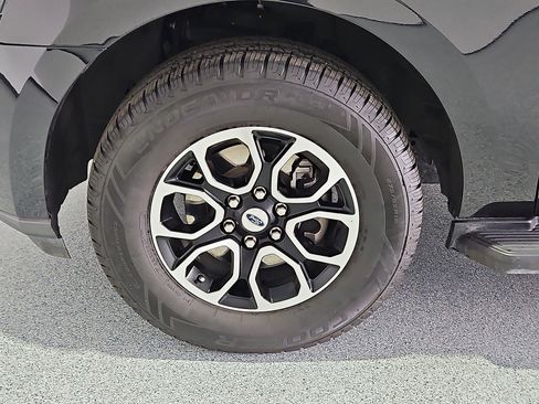Used 2024 Ford Expedition XLT RWD image 11