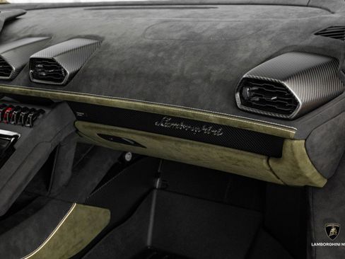 Used 2024 Lamborghini Huracan Sterrato image 60